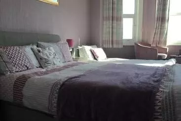 Bed and Breakfast The Coventry Guest House