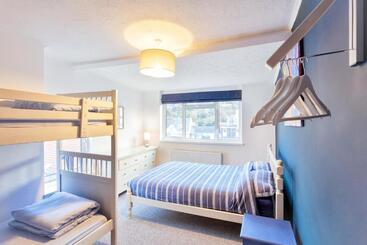 Ocean Backpackers Self Catering Hostel