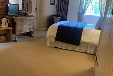 Bed and Breakfast Fiddleback Farm