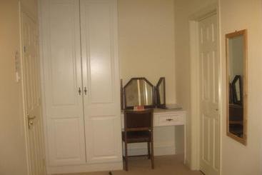 Bed and Breakfast Necarne Manor