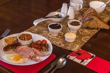 Dunroamin Bed & Breakfast