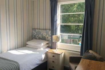 민박 The Abbey Town House Cheltenham