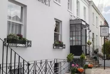 تختخواب و صبحانه The Abbey Town House   Cheltenham