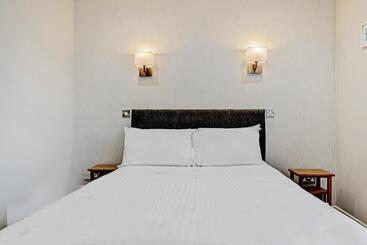 تختخواب و صبحانه The Gables Hotel, Birmingham Airport