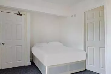 Bed and Breakfast The Gables Hotel, Birmingham Airport