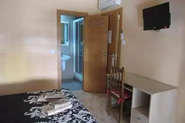 هاستل Hostal Abastos