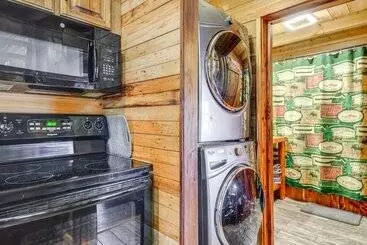Mökkimajoitus Sevierville Log Cabin W/ Hot Tub Near Dollywood!