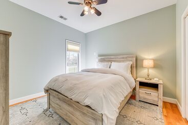 بيت ريفى Waterfront Lake Norman Retreat W/ Dock + Hot Tub!