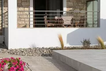 Michelangelo Suites And Apartments