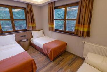 استراحتگاه Llogora Tourist Village