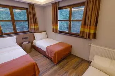 استراحتگاه Llogora Tourist Village