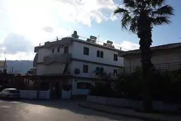 Aparthotel Takis