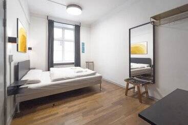 Hotel Where To Sleep