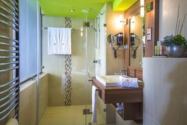 Castellum Hotel Hollókő