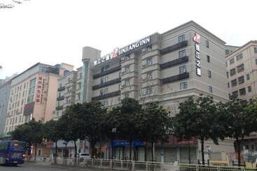 Atour Light Hotel Shenzhen North Station Hongshan Metro Station