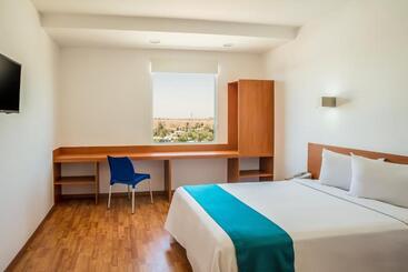 בית מלון כפרי One Mexicali