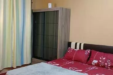 Pensió Aqiza Home Kuala Krai