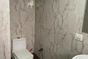 Hotel Shiree Radhe Bnd Room