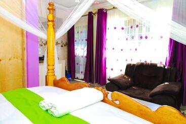 Gerly Homes Hotel & Restaurant