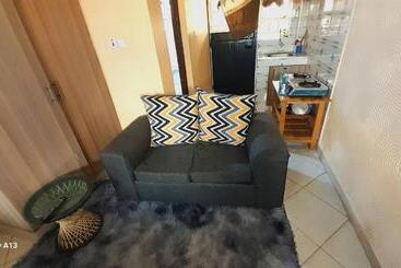 פנסיון Studios In Roysambu