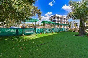 Fabhotel Prime Maya Palace