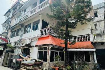 Otel Prince Lodge And Banquet