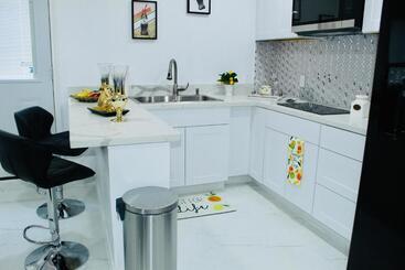 펜션 Luxury Studio Only 5 Miles To Iah