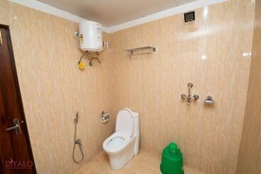 هتل Diyalo Foodland Chitwan