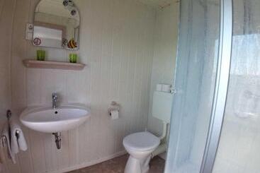 호스텔 Pension Restaurant Zur Brücke