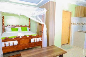 Gerly Homes Hotel & Restaurant