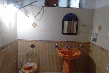 فندق Hirtik dens