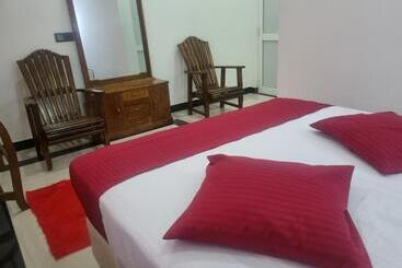 Hotel New Laya Neem Resort And Restaurant