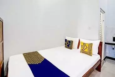 Bed and Breakfast Capital O 94012 Dewa Jati House