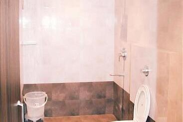 فندق Noor Residency Golden Temple Market High Rated