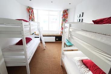 هاستل Seadragon Backpackers