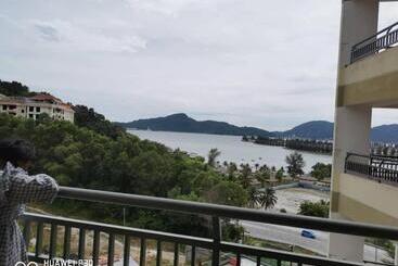 Aparthotel Marina Heights Hotel 3 Bedrooms Swimming Pool View Lumut Manjung