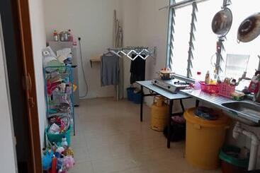 호스텔 Dena Moon Inn