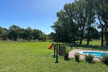 هتل آپارتمان Guanumby Cabañas