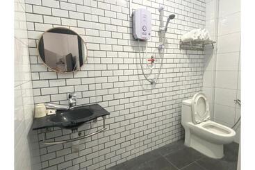 Oyo 90857 Hotel Kong Jing