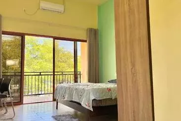Hotel M Y