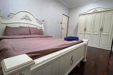 Majatalo Yb Guest House 4 Bilik 5 Katil