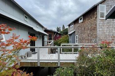 Resort Boatyarrd Inn # 9