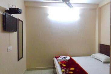 펜션 Deurali Dx ,walk In Nizamuddin Railway Station