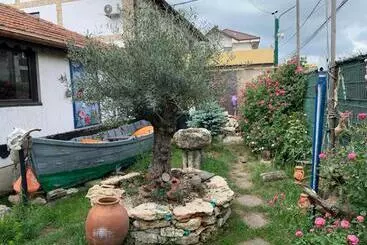 Pensionat La Doi Pasi De Mare