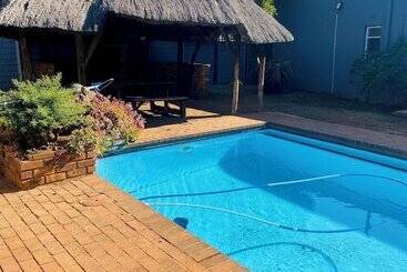 Pensió Airport Imperial Guest House