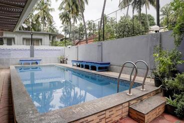 Hotel Super Townhouse Candolim