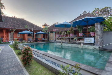 هتل Kesumasari Beach