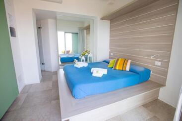 تختخواب و صبحانه A Tonnara