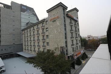 בית מלון כפרי Opera 21