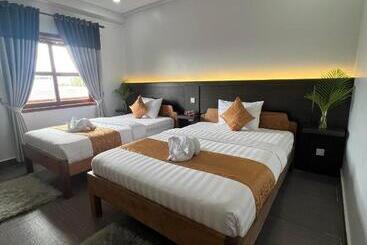 Hotel The Moon Kampot Boutique